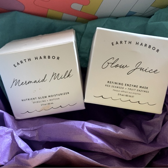 Earth Harbor bundle: Glow Juice Enzyme mask & Mermaid Milk Glow Moisturizer. - Picture 1 of 16